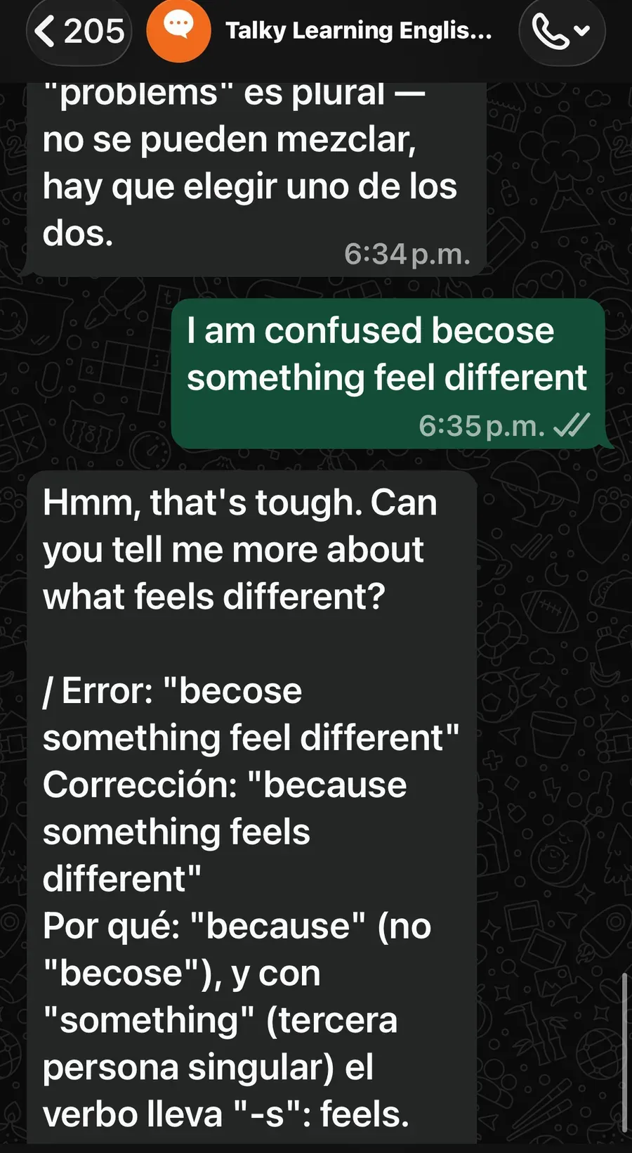 Conversación real de WhatsApp mostrando una corrección de gramática de Talky con la explicación del error